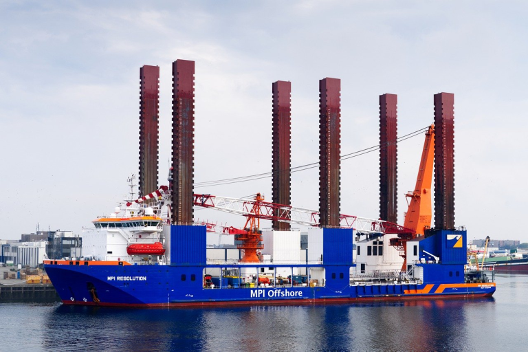 Understanding Heavy Lifting and Ship Stability - Marine Blog